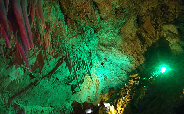 京東大溶洞神奇景觀
